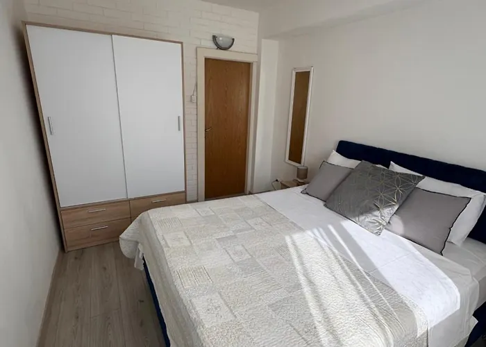 Vitomir * Σίμπενικ